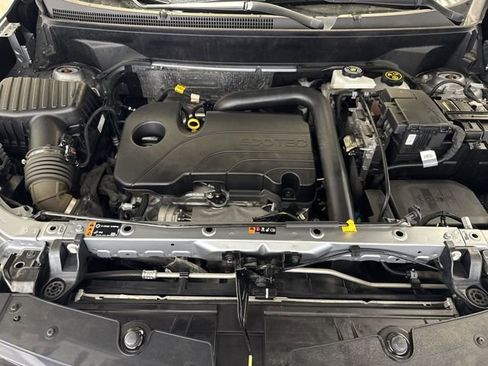 Used 2023 Chevrolet Equinox LT FWD image 28