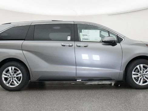 New 2026 Toyota Sienna Limited image 27