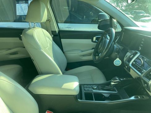 Certified 2021 Kia Sorento S w/ Panoramic Sunroof Package FWD image 7