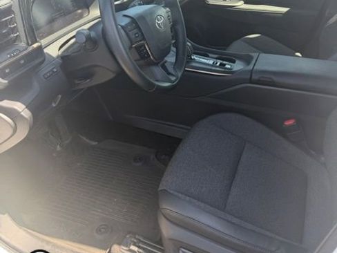 Used 2023 Toyota Crown XLE image 8