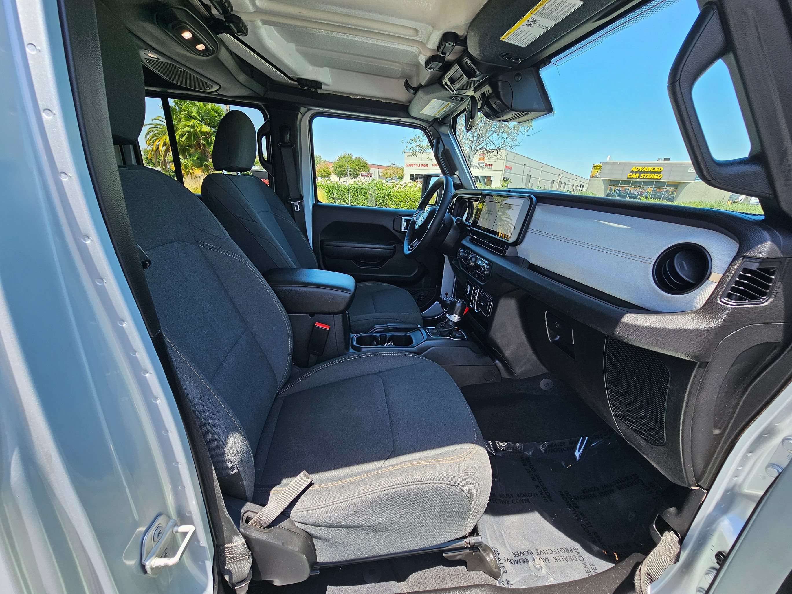 Used 2024 Jeep Wrangler Unlimited AWD/4WD image 29