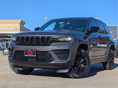 Used 2024 Jeep Grand Cherokee Altitude image 1