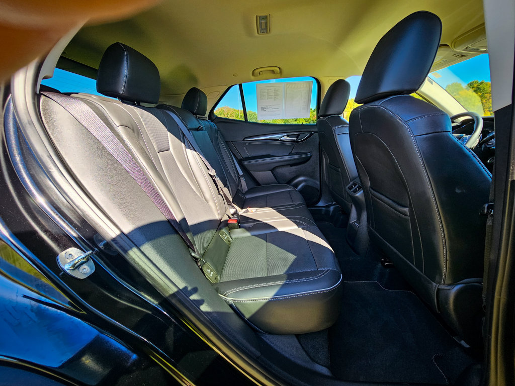 Used 2022 Buick Envision Essence w/ Safety Package FWD image 40