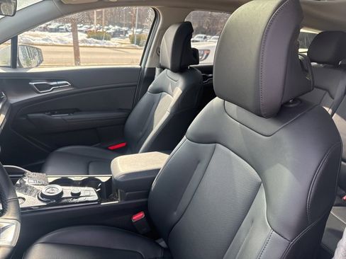 Used 2024 Kia Sportage EX w/ EX Premium Package image 12
