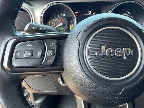 Used 2023 Jeep Wrangler Unlimited w/ Cold Weather Group AWD/4WD image 39