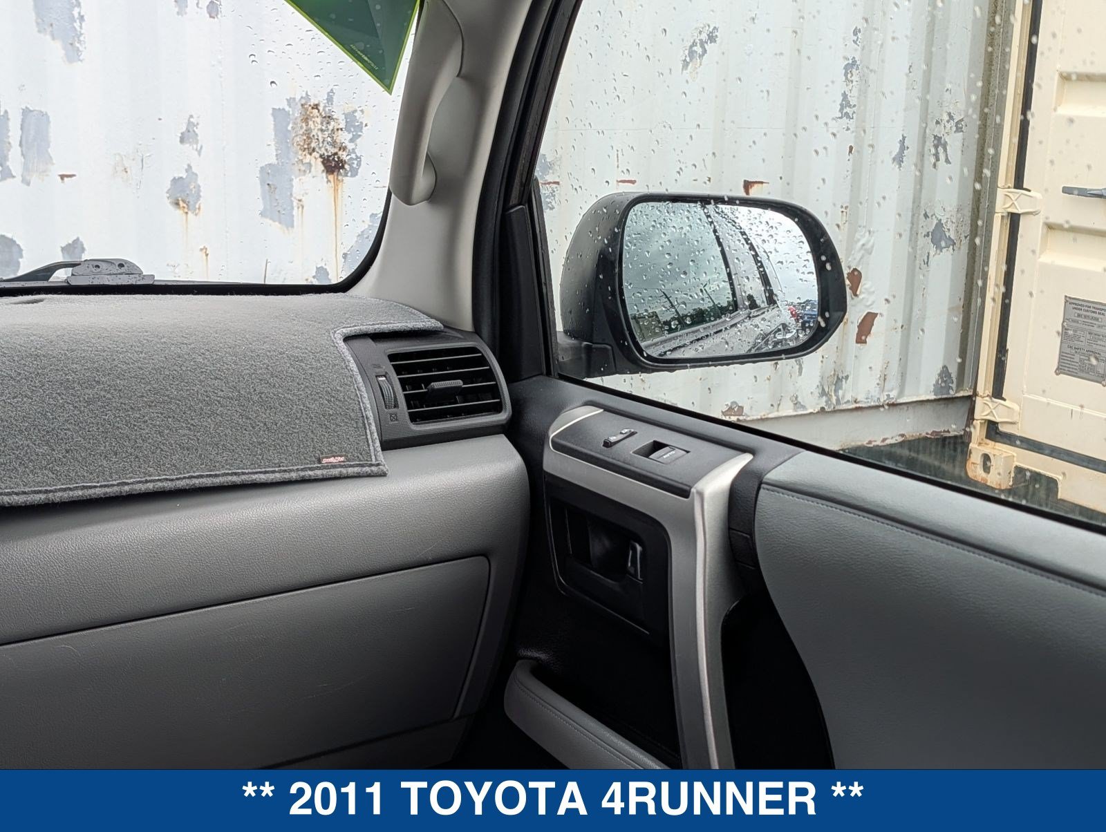 Used 2011 Toyota 4Runner SR5 w/ Convenience Pkg RWD image 18