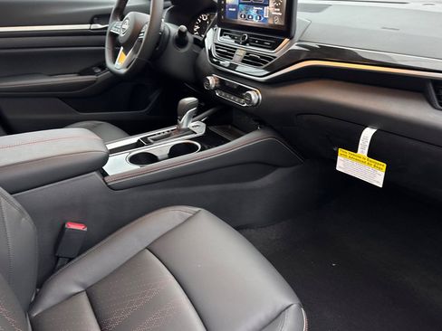 New 2025 Nissan Altima 2.5 SR w/ SR Premium Package image 12