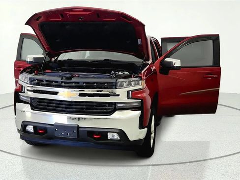 Used 2022 Chevrolet Silverado 1500 LT w/ Z71 Off-Road Package AWD/4WD image 8