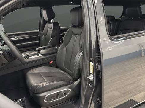 Used 2022 Jeep Wagoneer Series III image 9