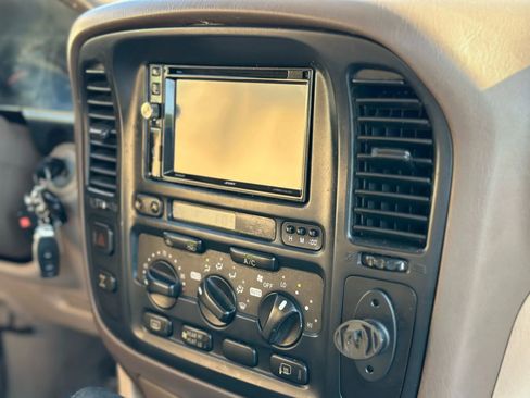 Used 1998 Toyota Land Cruiser image 12