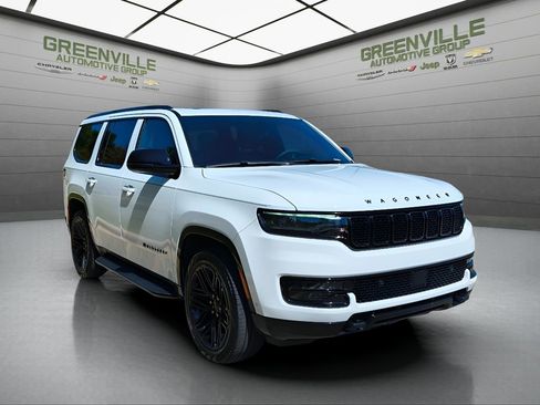 Used 2024 Jeep Wagoneer Series II image 12