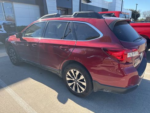 Used 2016 Subaru Outback 2.5i Limited image 3