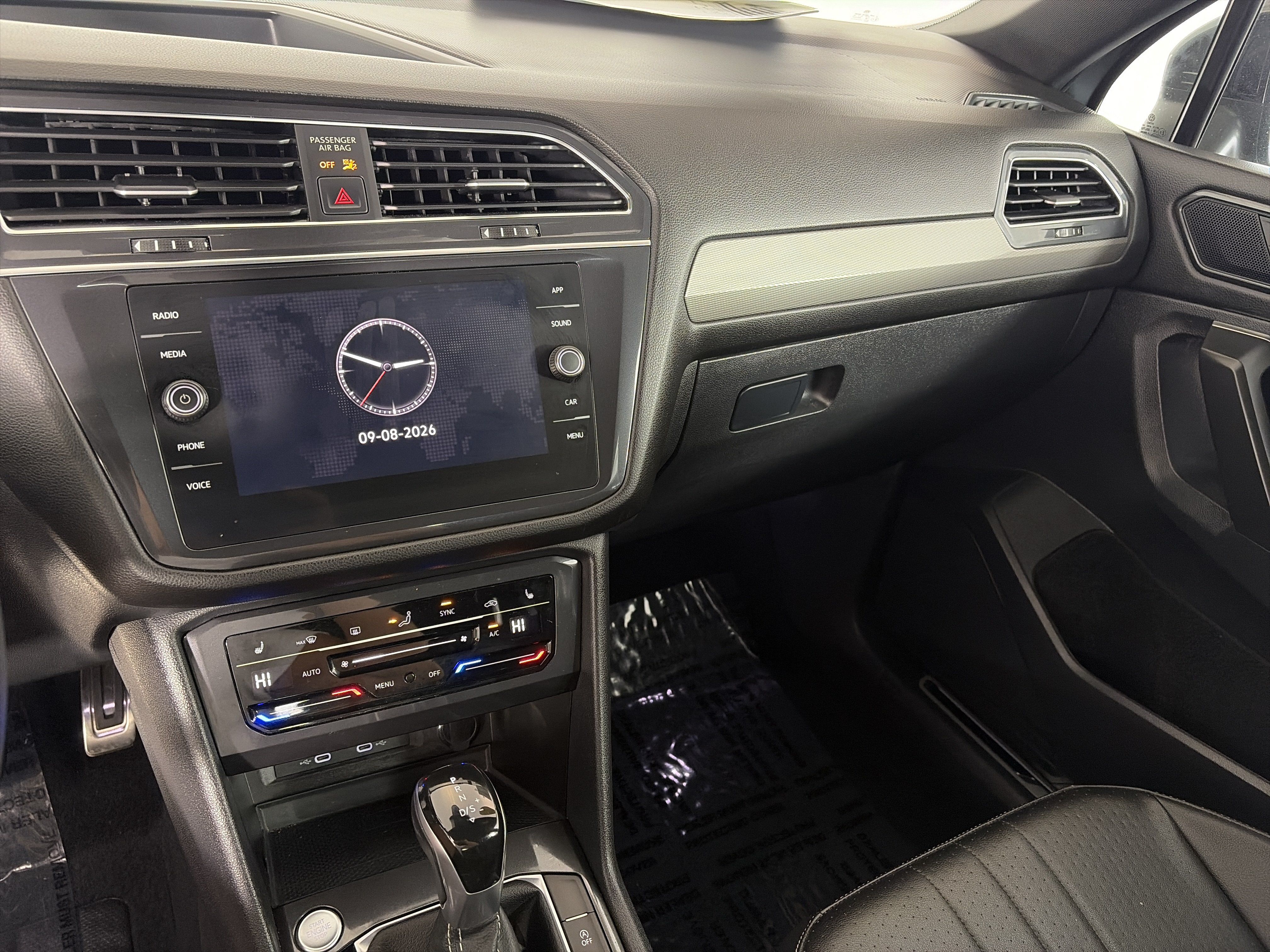 Used 2022 Volkswagen Tiguan SE R-Line FWD image 4