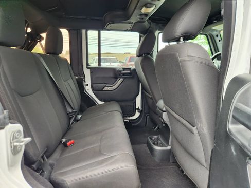 Used 2017 Jeep Wrangler Unlimited Sport w/ Quick Order Package 24S AWD/4WD image 41