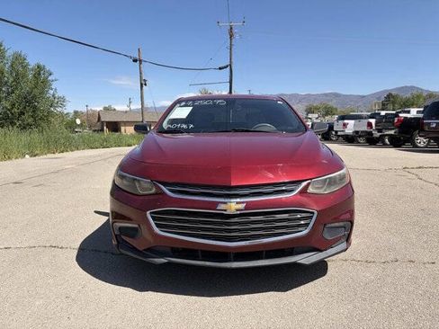 Used 2018 Chevrolet Malibu LT FWD image 3