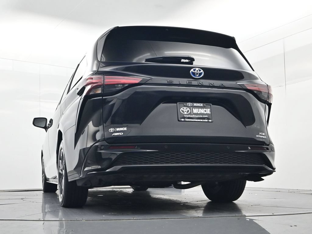 Used 2024 Toyota Sienna XSE w/ XSE Plus Package AWD/4WD image 40