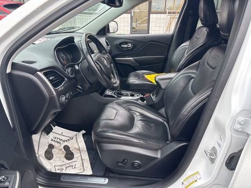 Used 2019 Jeep Cherokee Limited image 11