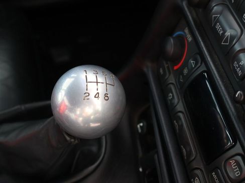 Used 2001 Chevrolet Corvette Base w/ Preferred Equipment Group2 image 25