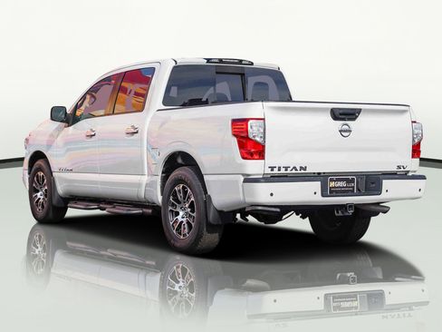 Used 2021 Nissan Titan SV w/ Accessory Utility Package image 7