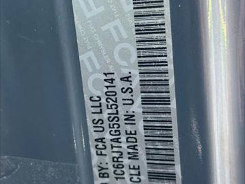 Certified 2025 Jeep Gladiator Sport AWD/4WD image 48