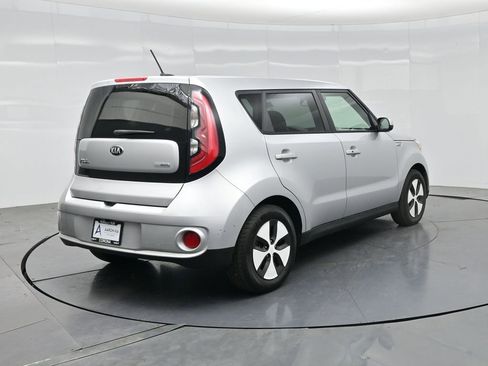 Used 2016 Kia Soul EV FWD image 26
