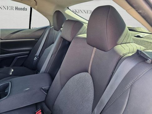 Used 2020 Toyota Camry LE image 32