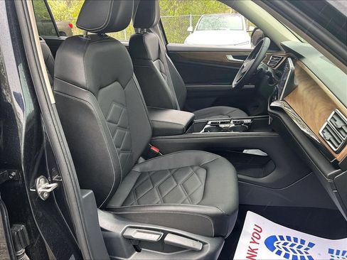Used 2026 Volkswagen Atlas SE AWD/4WD image 11