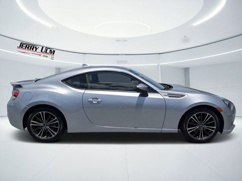 Used 2016 Subaru BRZ Limited w/ Popular Package #6A RWD image 2