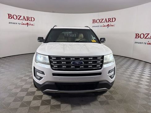 Used 2017 Ford Explorer XLT w/ Equipment Group 202A FWD image 2