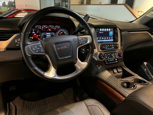 Used 2020 GMC Yukon SLT w/ Premium Edition image 17
