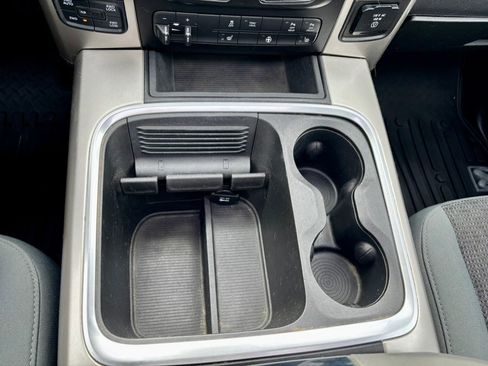 Used 2018 RAM 1500 Classic SLT image 25