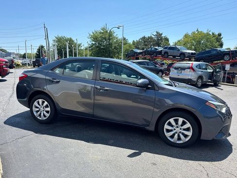 Used 2016 Toyota Corolla LE FWD image 7