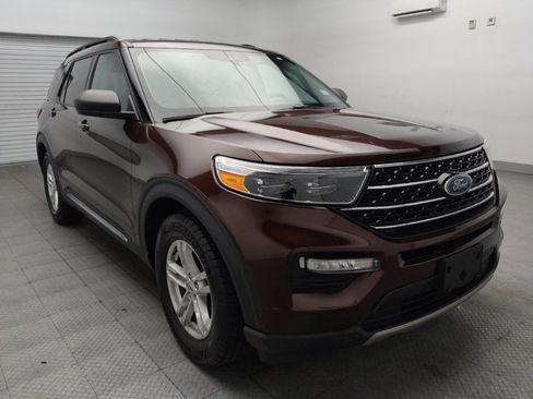 Used 2020 Ford Explorer XLT w/ Equipment Group 202A RWD image 13