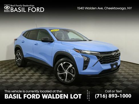 Used 2024 Chevrolet Trax RS FWD image 1