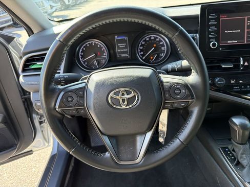 Used 2022 Toyota Camry SE image 25