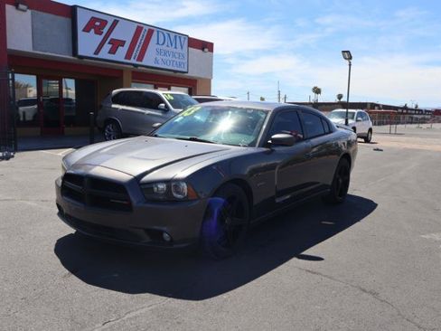 Used 2013 Dodge Charger R/T RWD image 3