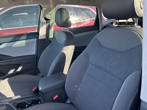 Used 2022 Volkswagen Taos SE image 35