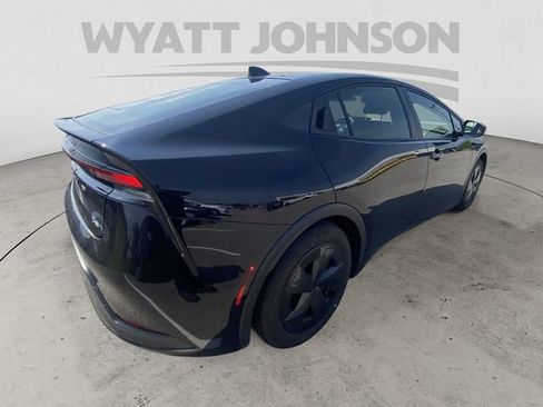 Used 2025 Toyota Prius LE FWD image 10