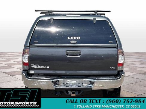 Used 2012 Toyota Tacoma 4x4 Double Cab w/ TRD Off-Road Pkg image 4