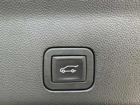 New 2025 GMC Yukon XL Denali w/ Denali Reserve Package AWD/4WD image 11
