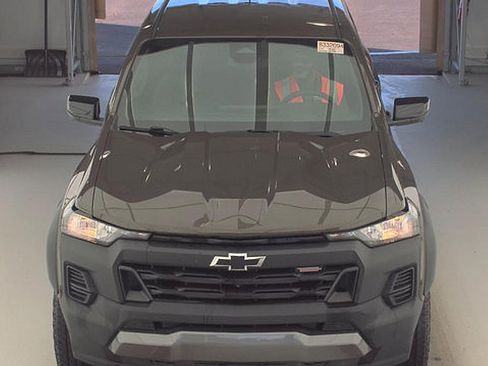 Used 2024 Chevrolet Colorado Trail Boss w/ Technology Package AWD/4WD image 2