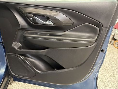 Used 2024 GMC Terrain SLE image 21