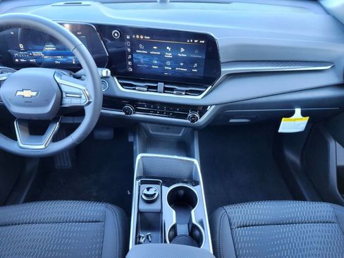 New 2026 Chevrolet Equinox LT image 12