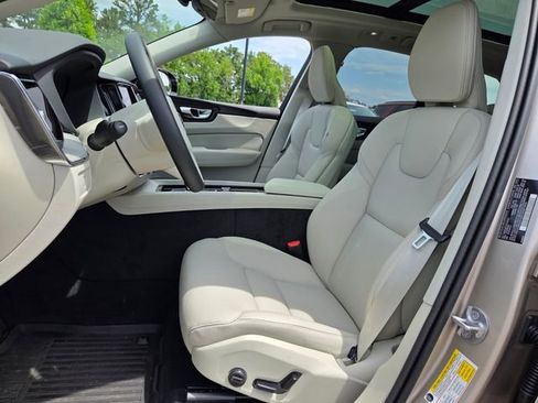 Used 2025 Volvo XC60 B5 Plus w/ Protection Package Premier AWD/4WD image 9