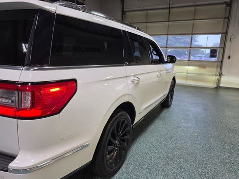 Used 2021 Lincoln Navigator Reserve AWD/4WD image 7