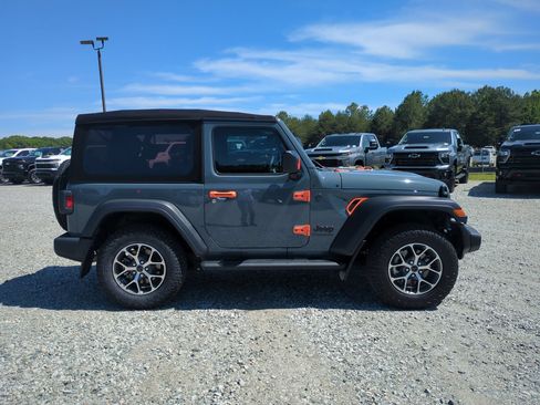 Used 2024 Jeep Wrangler Sport AWD/4WD image 11
