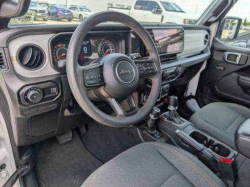 Used 2024 Jeep Wrangler Unlimited Sport AWD/4WD image 9