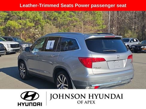 Used 2017 Honda Pilot Touring image 17