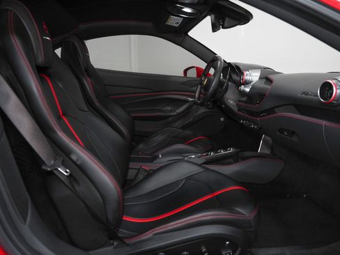 Used 2022 Ferrari F8 Tributo image 29