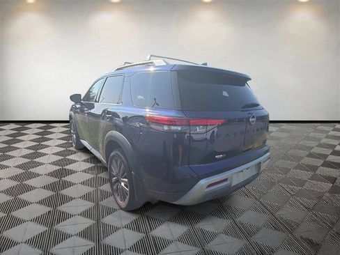 Used 2024 Nissan Pathfinder SL w/ SL Premium Package FWD image 8